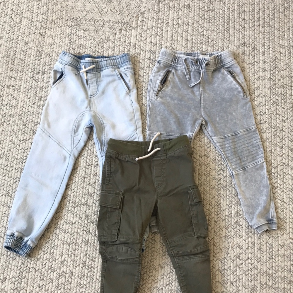 Bundle of Skinny joggers for boy size 5